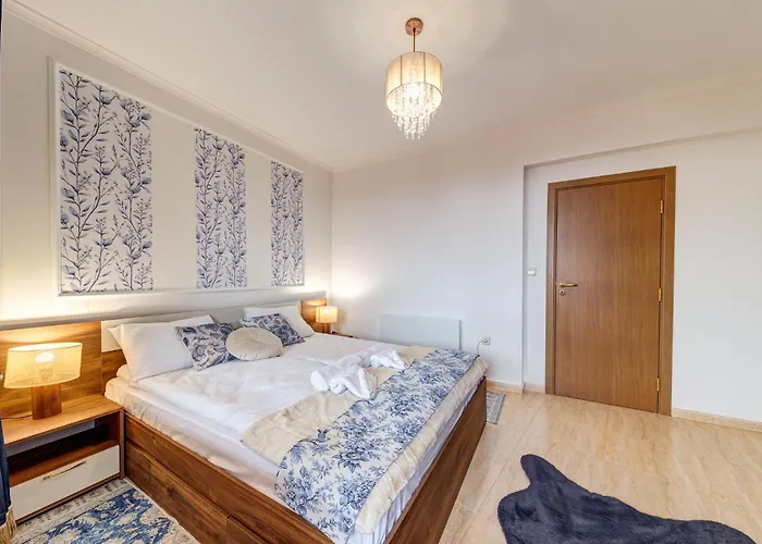 Slope Getaway At Grand Monastery Apartment *